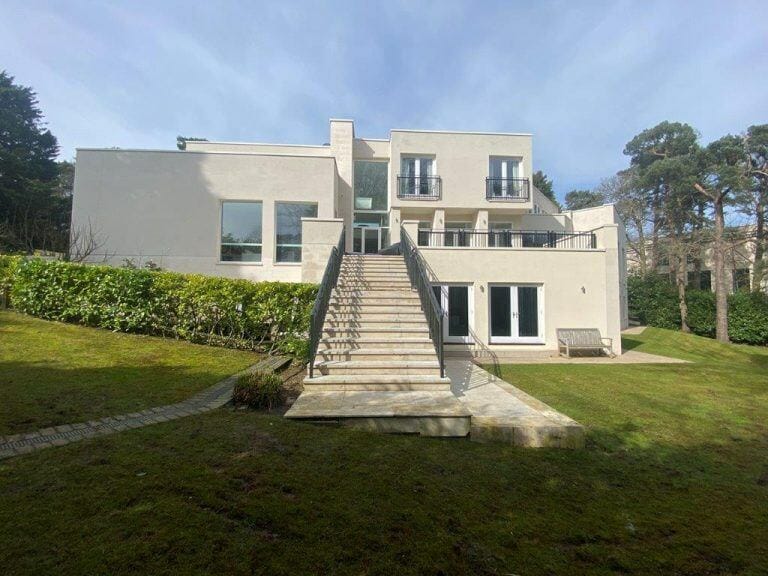 Modern Weybridge Mansion image 2
