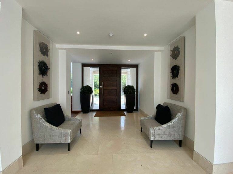 Modern Weybridge Mansion image 10
