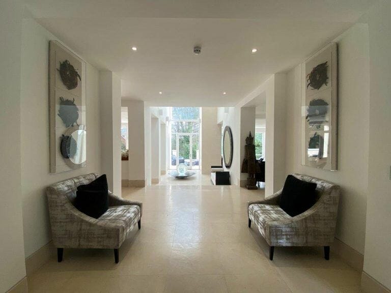Modern Weybridge Mansion image 11