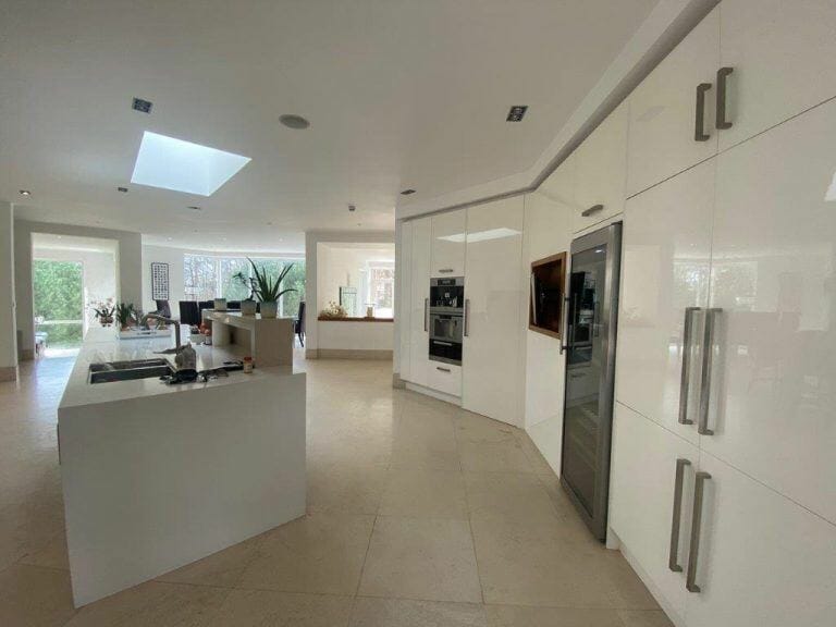 Modern Weybridge Mansion image 30