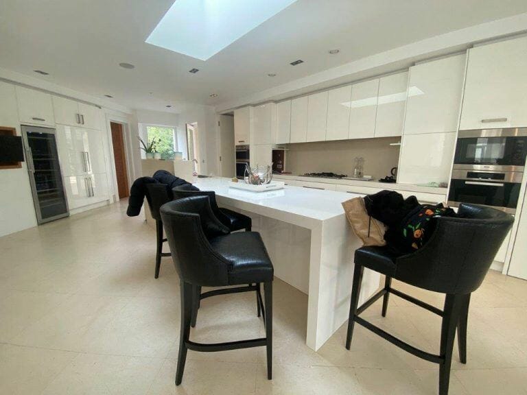 Modern Weybridge Mansion image 36