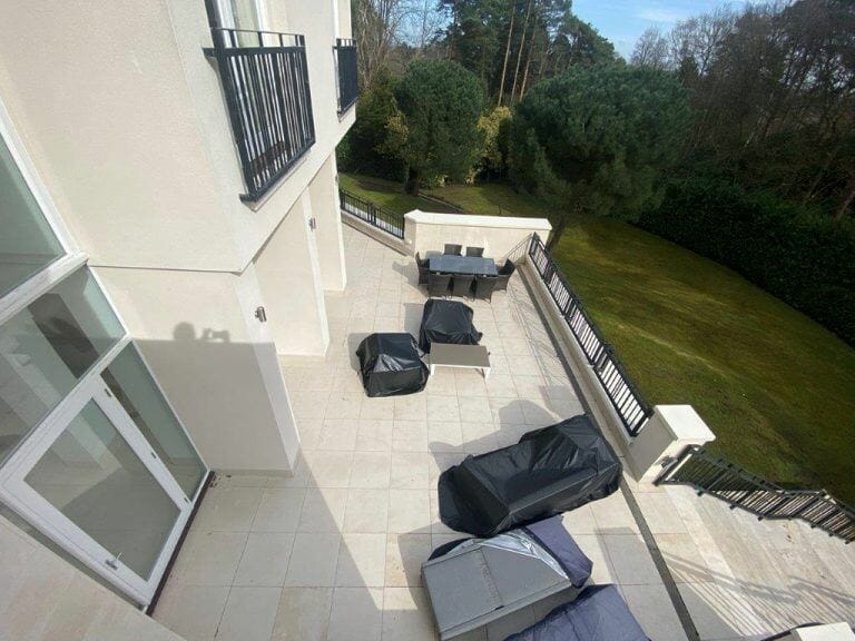 Modern Weybridge Mansion image 56