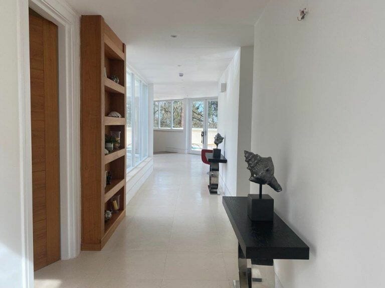 Modern Weybridge Mansion image 63