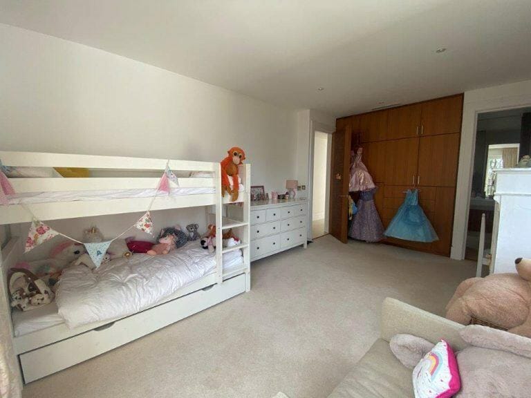 Modern Weybridge Mansion image 65