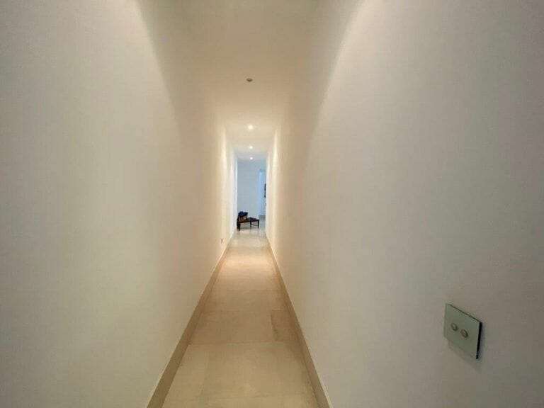 Modern Weybridge Mansion image 78