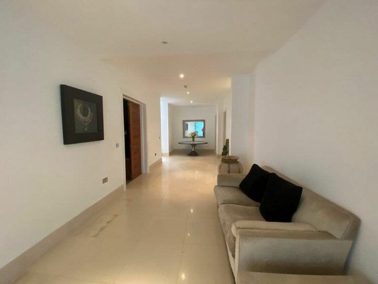 Modern Weybridge Mansion image 80