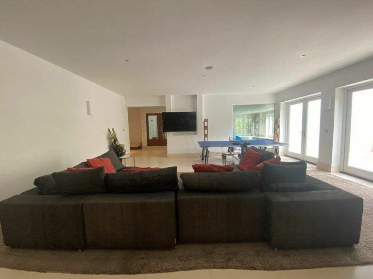 Modern Weybridge Mansion image 90