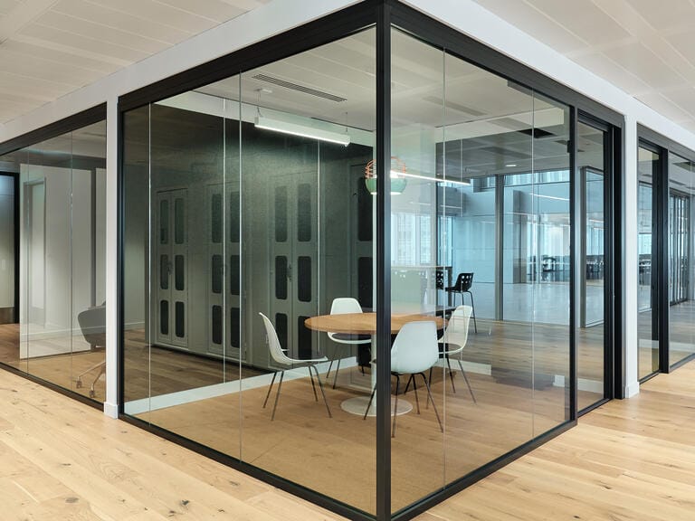 Canary Wharf Dressed and Serviced Office image 1