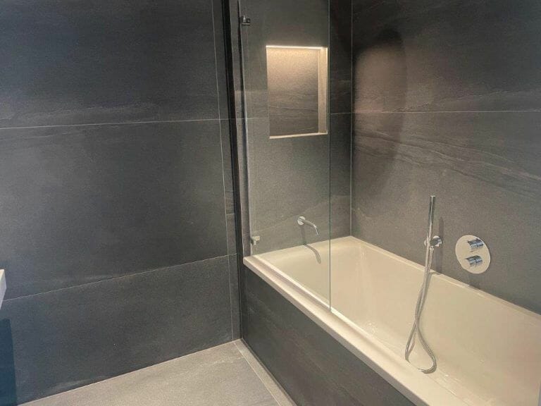 7 Bedroom House in Stanmore image 36