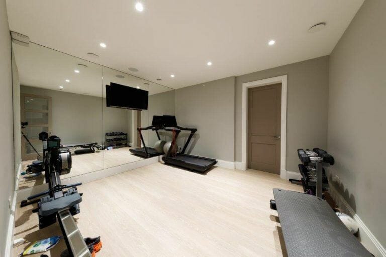 7 Bedroom House in Stanmore image 22