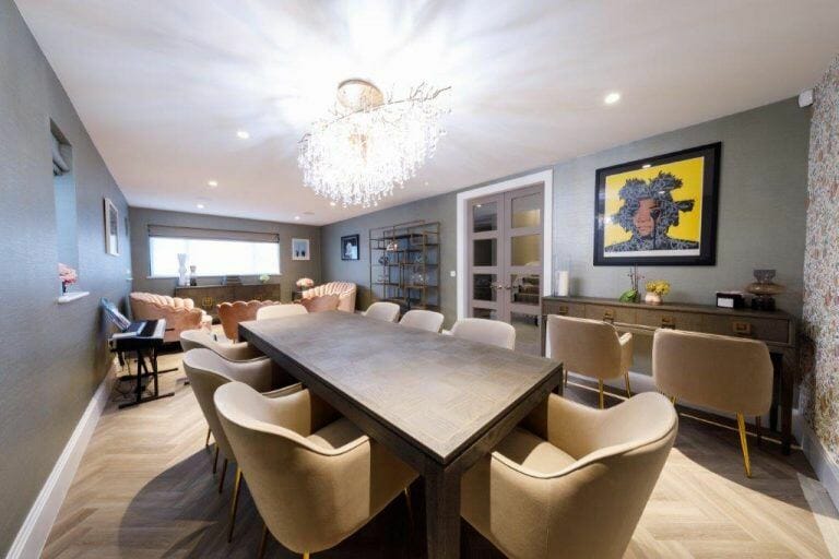 7 Bedroom House in Stanmore image 9
