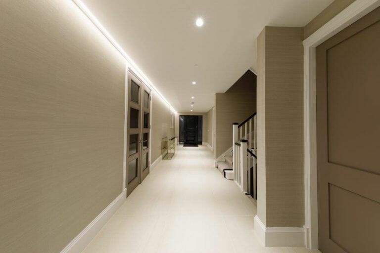 7 Bedroom House in Stanmore image 18