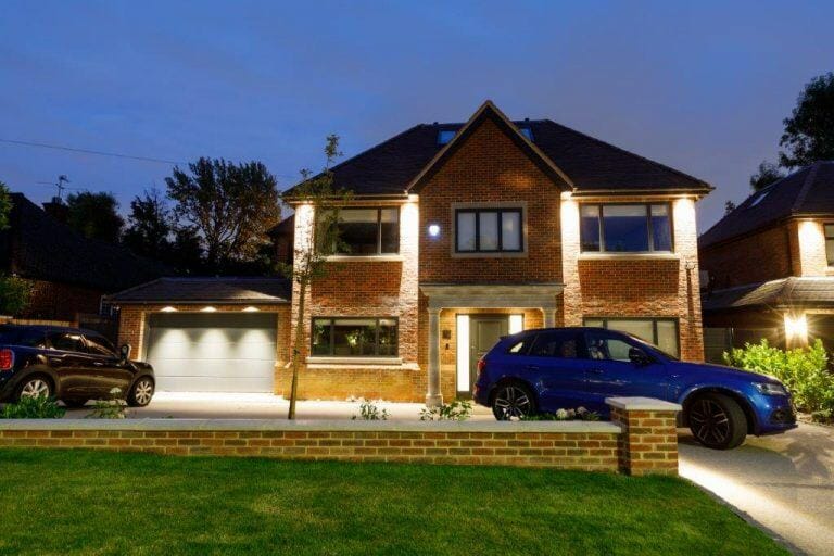 7 Bedroom House in Stanmore image 1