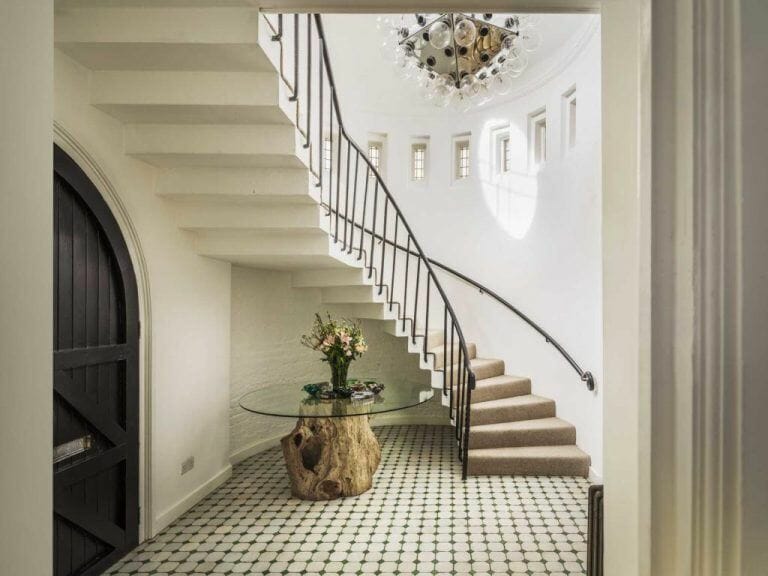 Converted church in Central London image 24