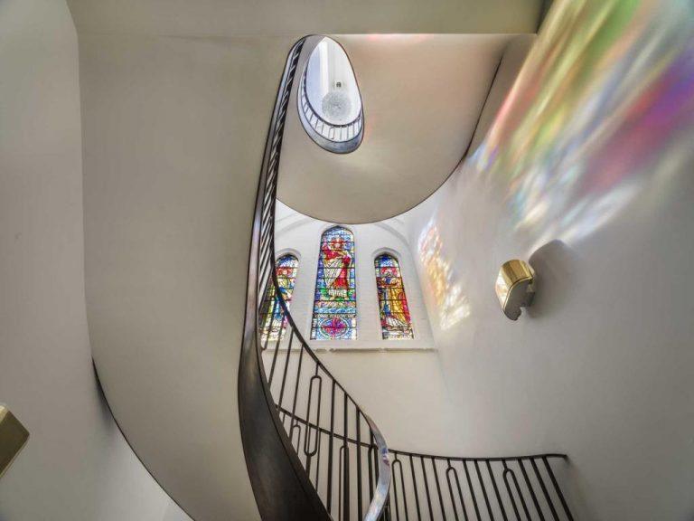 Converted church in Central London image 23