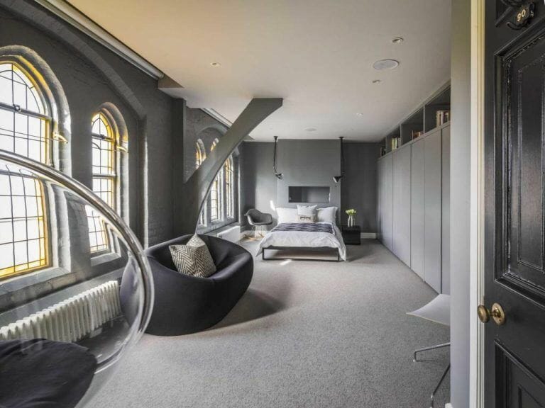 Converted church in Central London image 16
