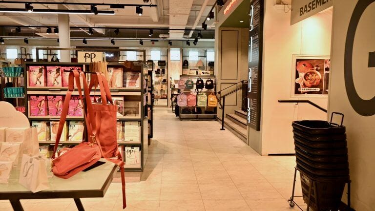 Department Store image 47
