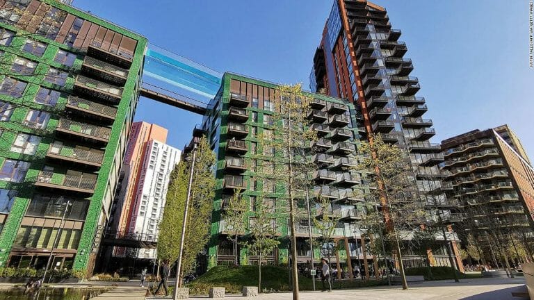 Suspended Sky Pool in Central London image 6