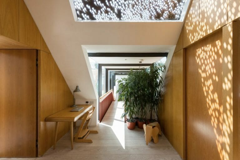 Modern Grand Designs House in Kew image 10