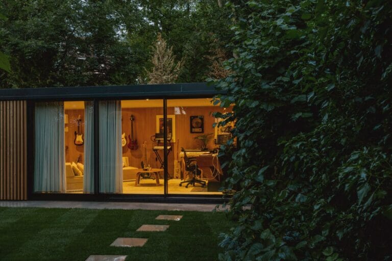 Californian/ Scandinavian Mid-Century Modernist London House image 39