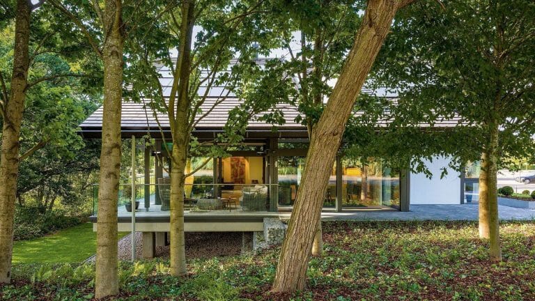 Grand Design House with Parking image 9