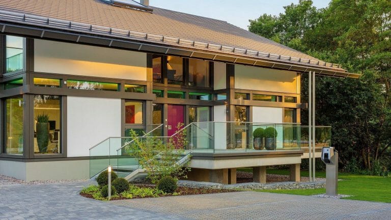 Grand Design House with Parking image 14