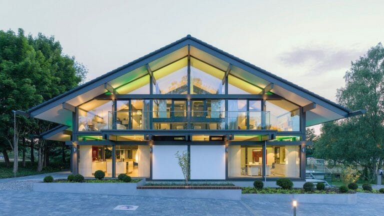 Grand Design House with Parking image 1