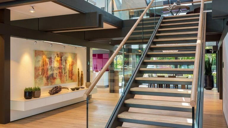Grand Design House with Parking image 15
