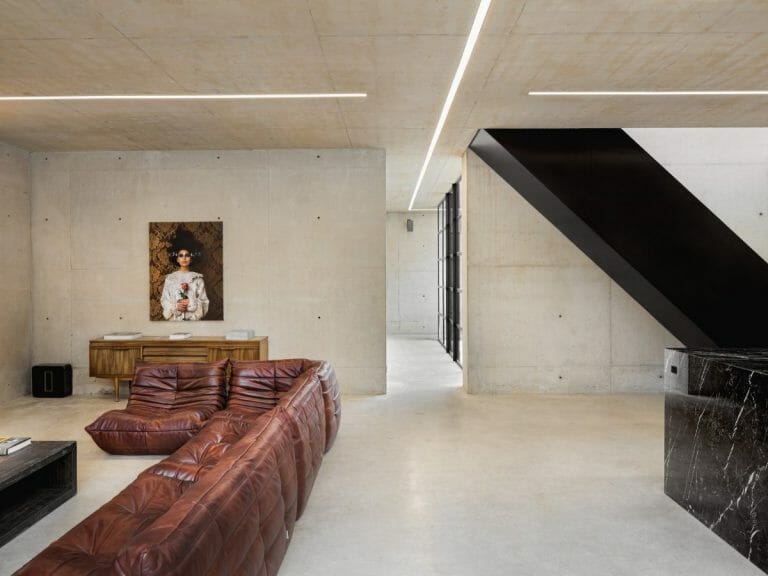 Ultra-Modern Grand Design House image 20