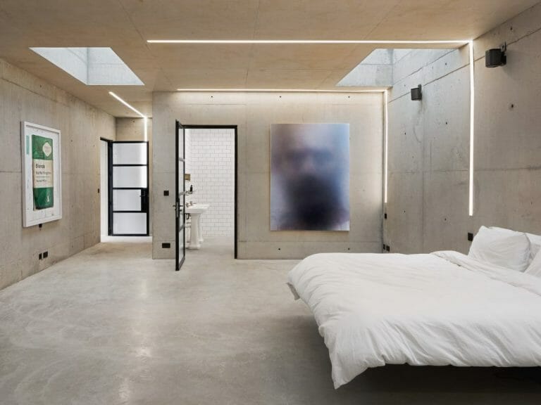 Ultra-Modern Grand Design House image 10