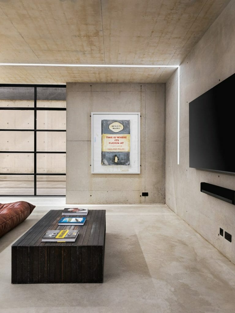 Ultra-Modern Grand Design House image 29