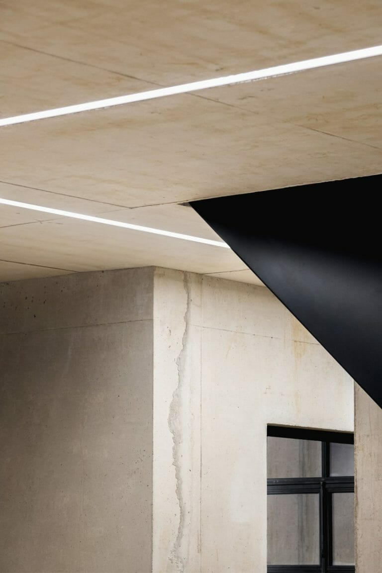 Ultra-Modern Grand Design House image 30