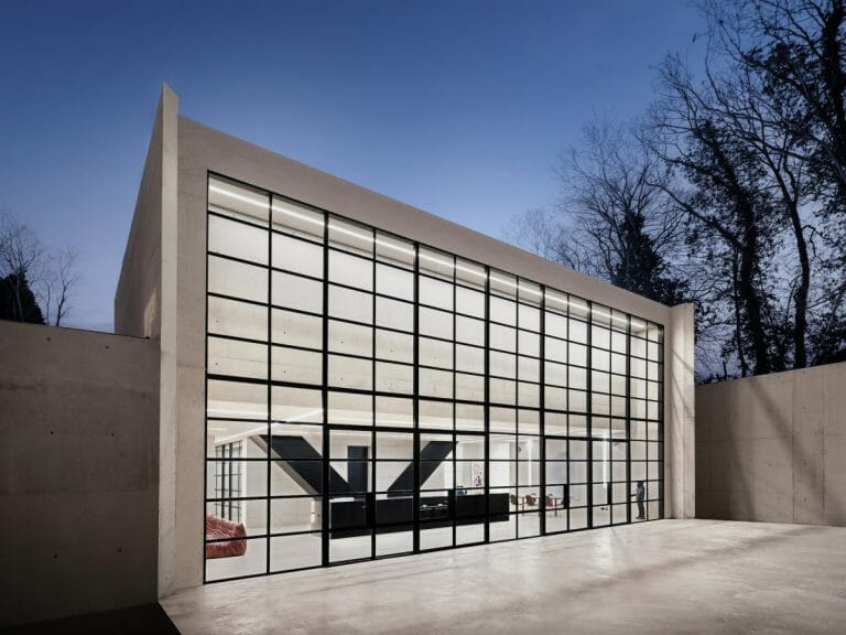 Ultra-Modern Grand Design House image 27