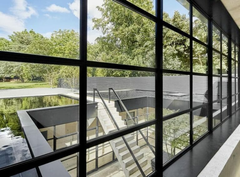 Ultra-Modern Grand Design House image 8