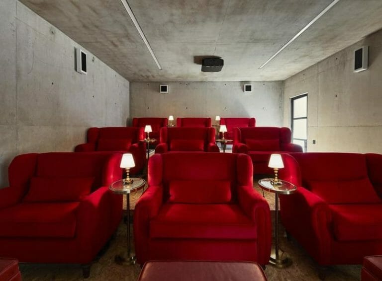 Ultra-Modern Grand Design House image 16