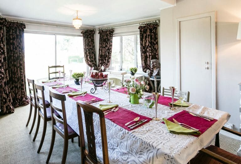 Large Family Home in Surrey image 7