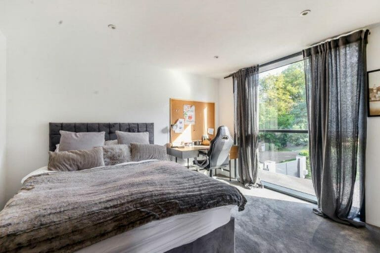 Grand Designs Surrey Home image 34