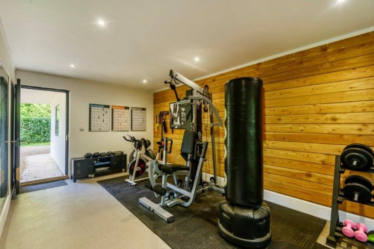 Grand Designs Surrey Home image 30
