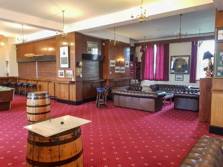 Old Fashioned Bar and Wine Cellar image 3