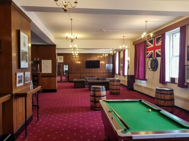 Old Fashioned Bar and Wine Cellar image 7