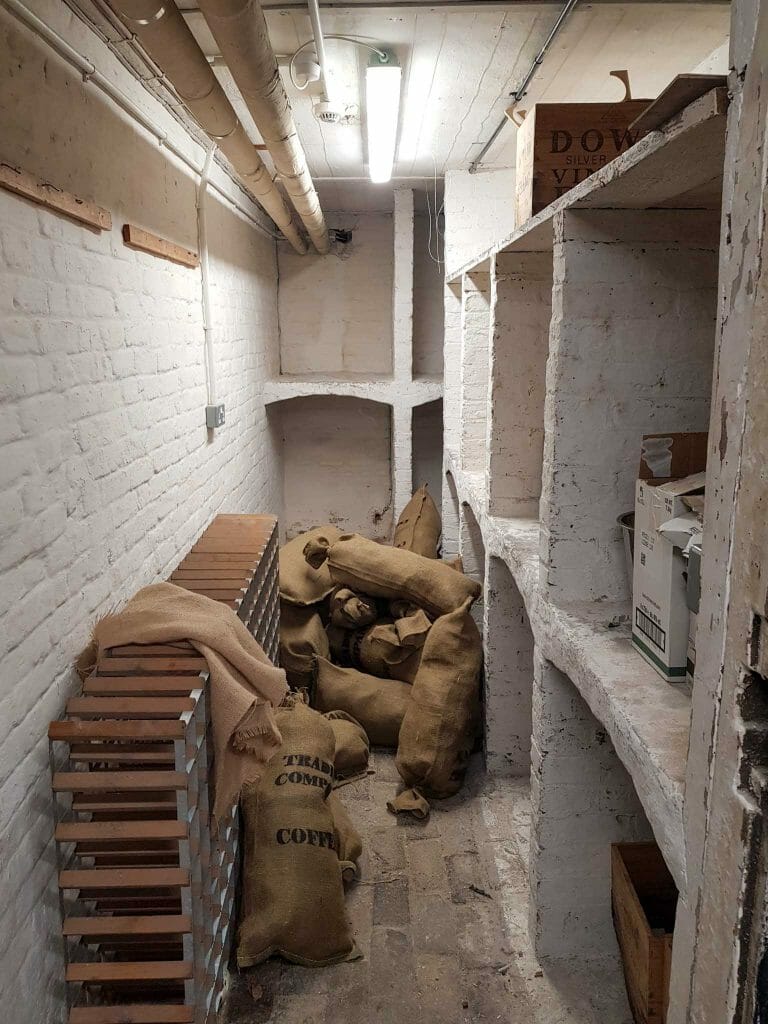 Old Fashioned Bar and Wine Cellar image 36