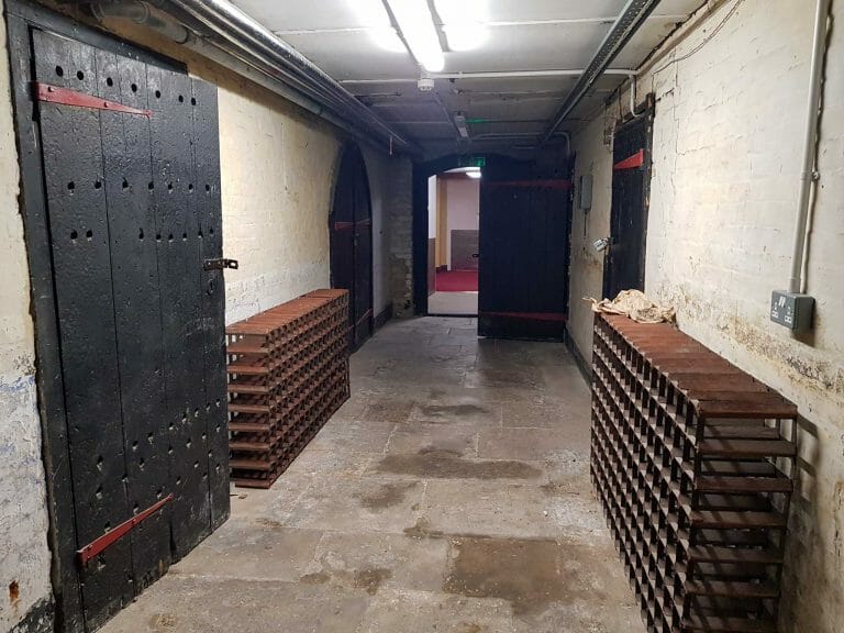 Old Fashioned Bar and Wine Cellar image 37