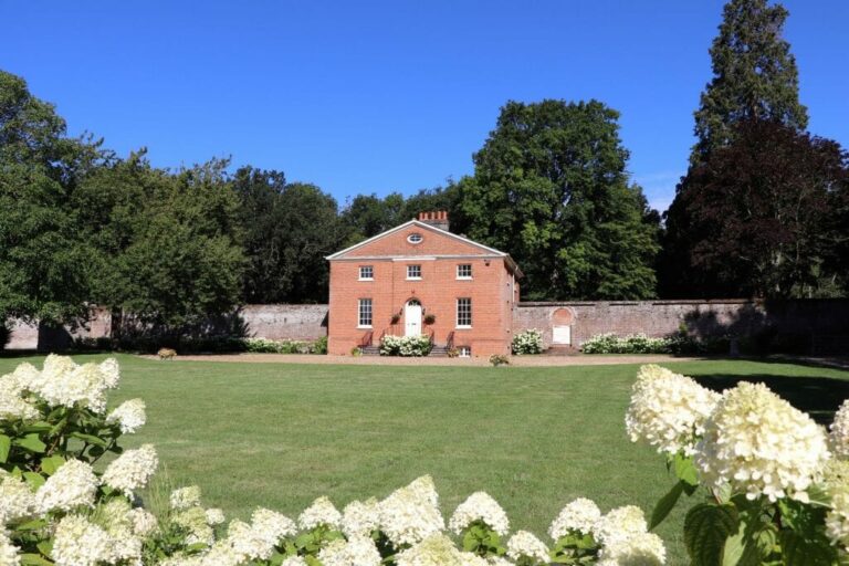 Grand English Estate image 78