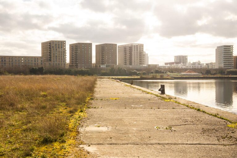 400,000sqft Riverside Hardstanding Ground image 4