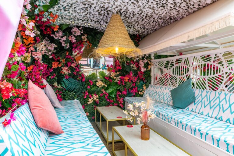 Quirky Beach & Winter Wonderland Bar image 1