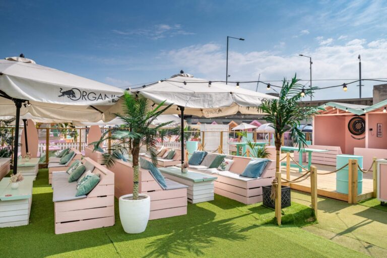 Quirky Beach & Winter Wonderland Bar image 2