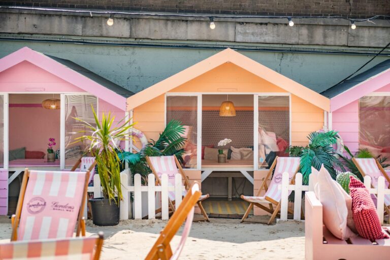 Quirky Beach & Winter Wonderland Bar image 7