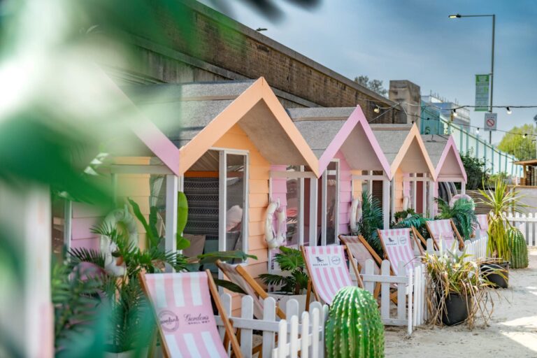 Quirky Beach & Winter Wonderland Bar image 9