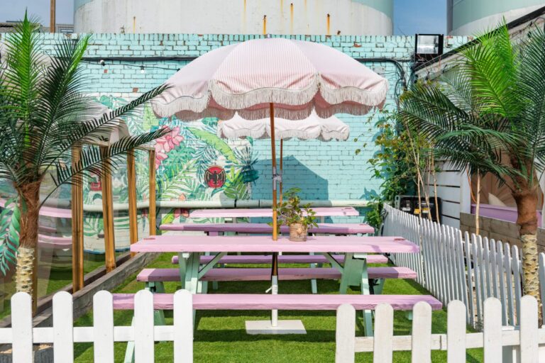 Quirky Beach & Winter Wonderland Bar image 13