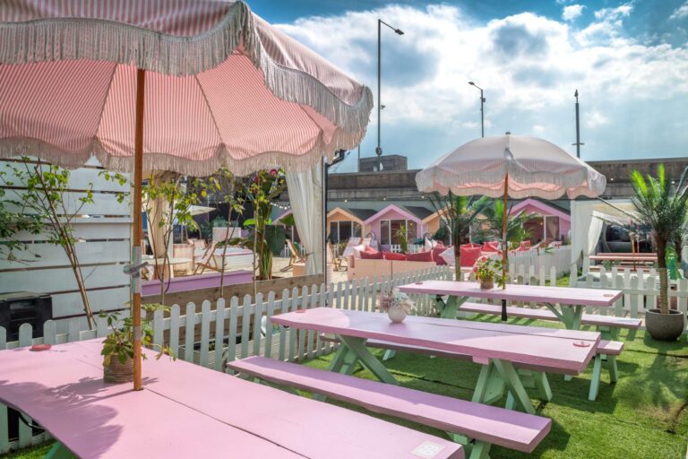 Quirky Beach & Winter Wonderland Bar image 14